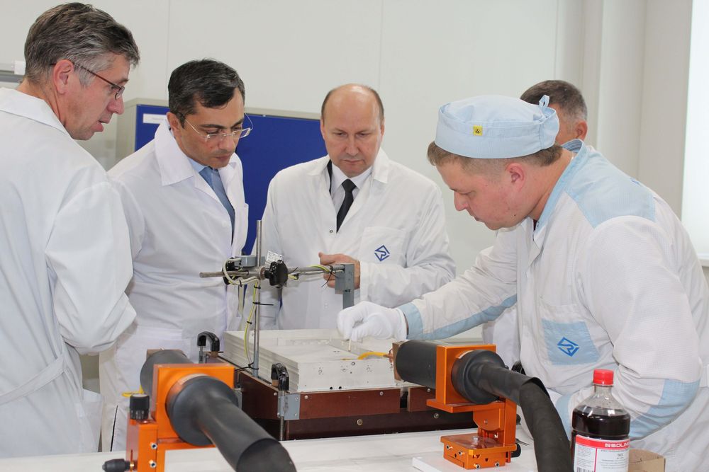 Владимиру Гутеневу представили новые технологии по производству ЭКБ для «Алмаз-Антея»