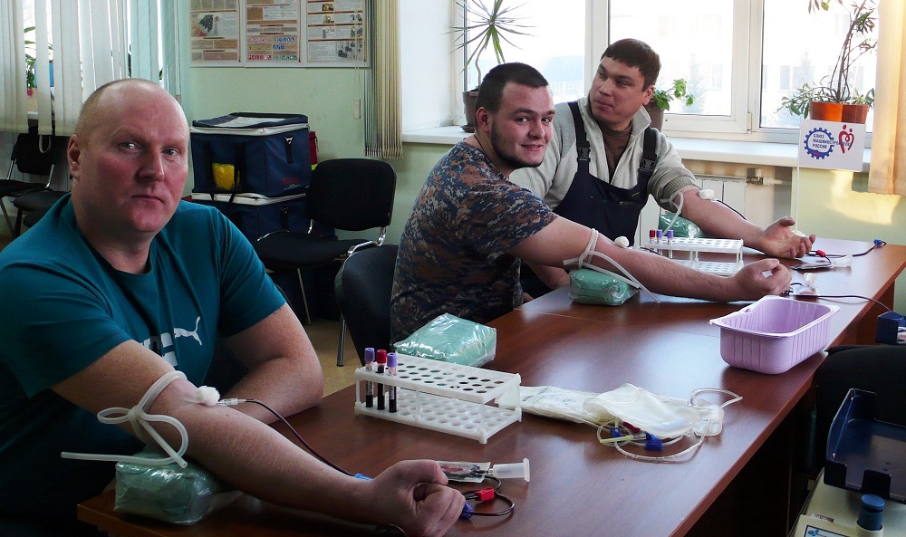На омском заводе «Сибгазстройдеталь» впервые прошел день донора