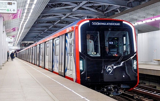 «Технология» начала производить высокотехнологичные стекла для метропоездов «Москва-2024»